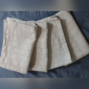 Fancy Dinner Napkin Set Of 4 White With Silver Speckles